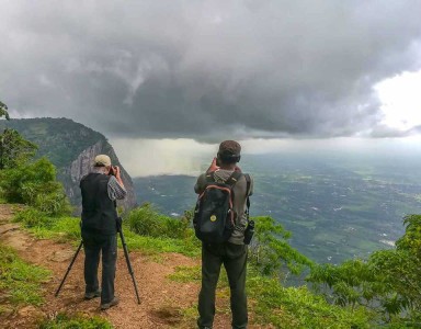 Seetharakundu-viewpoint-rain-clouds